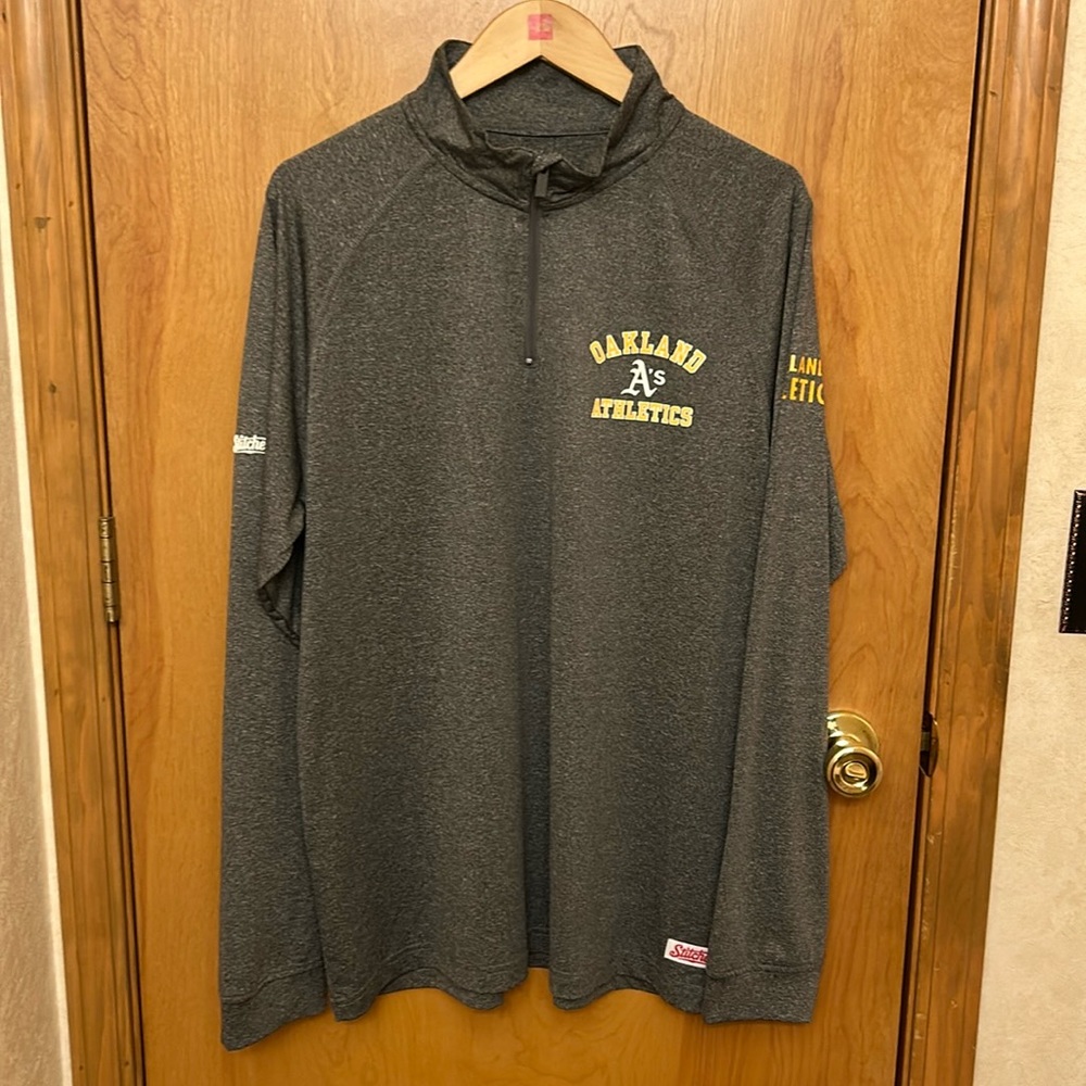 Men’s Oakland Athletics 1/4 Zip EUC Size L